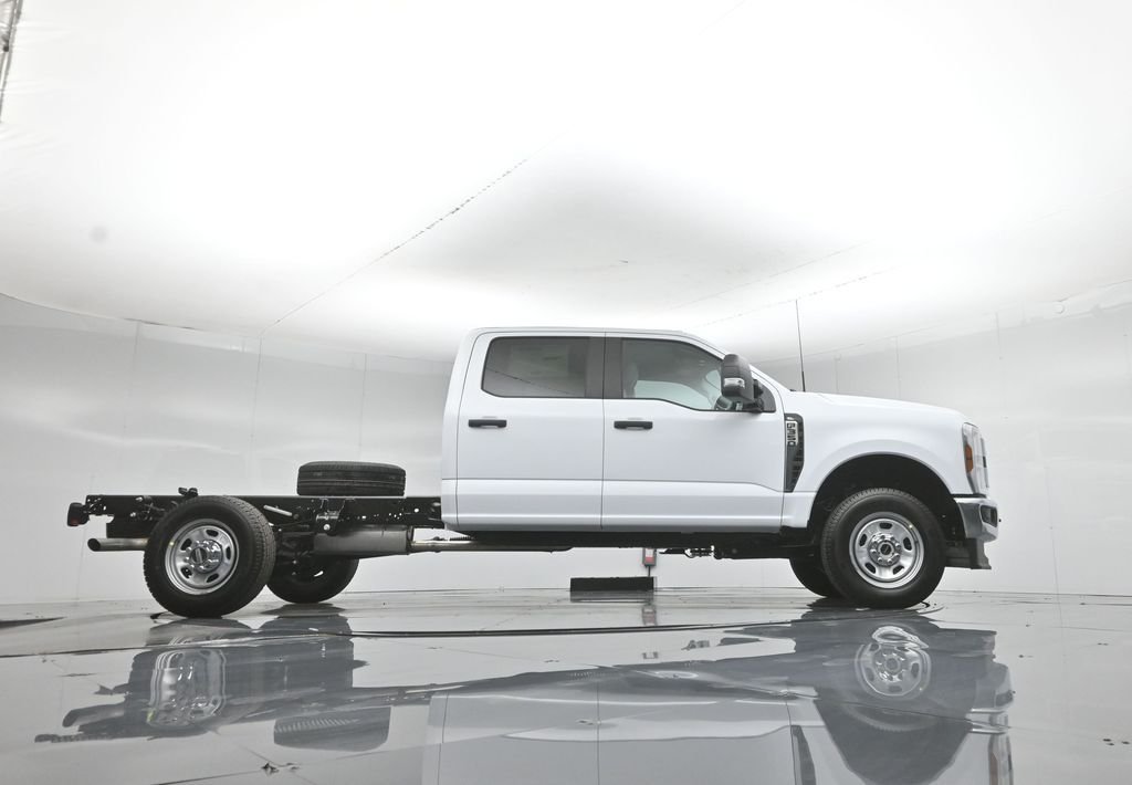New 2026 Oxford White Ford XL image 43