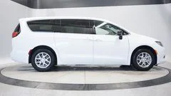 New 2026 Bright White Clear-Coat Exterior Paint Chrysler LX image 18