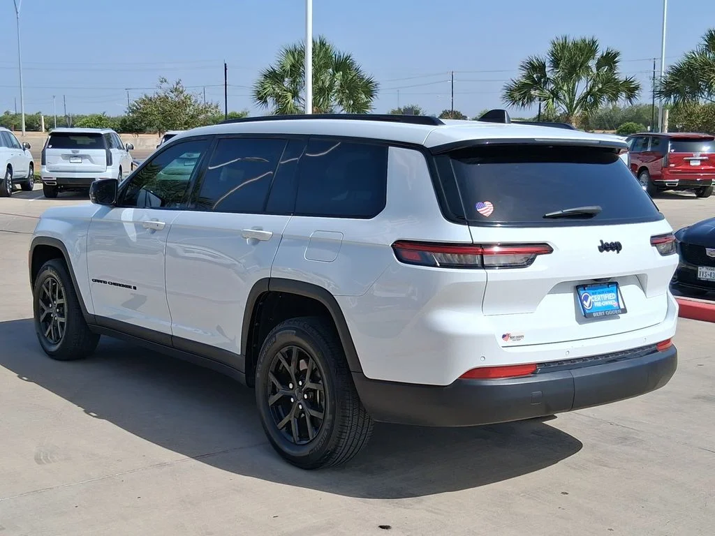 Used 2024 White Jeep Altitude image 4