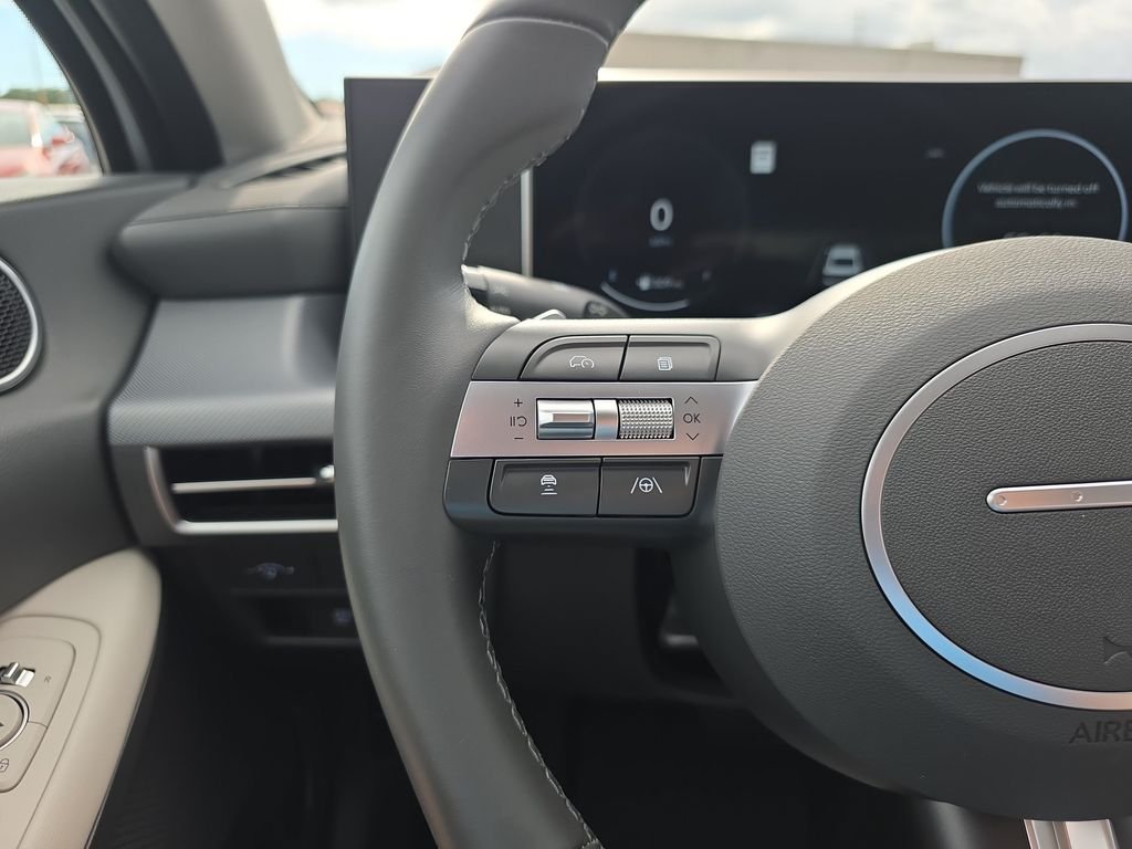 Used 2025 Aero Silver Hyundai SEL Convenience image 20