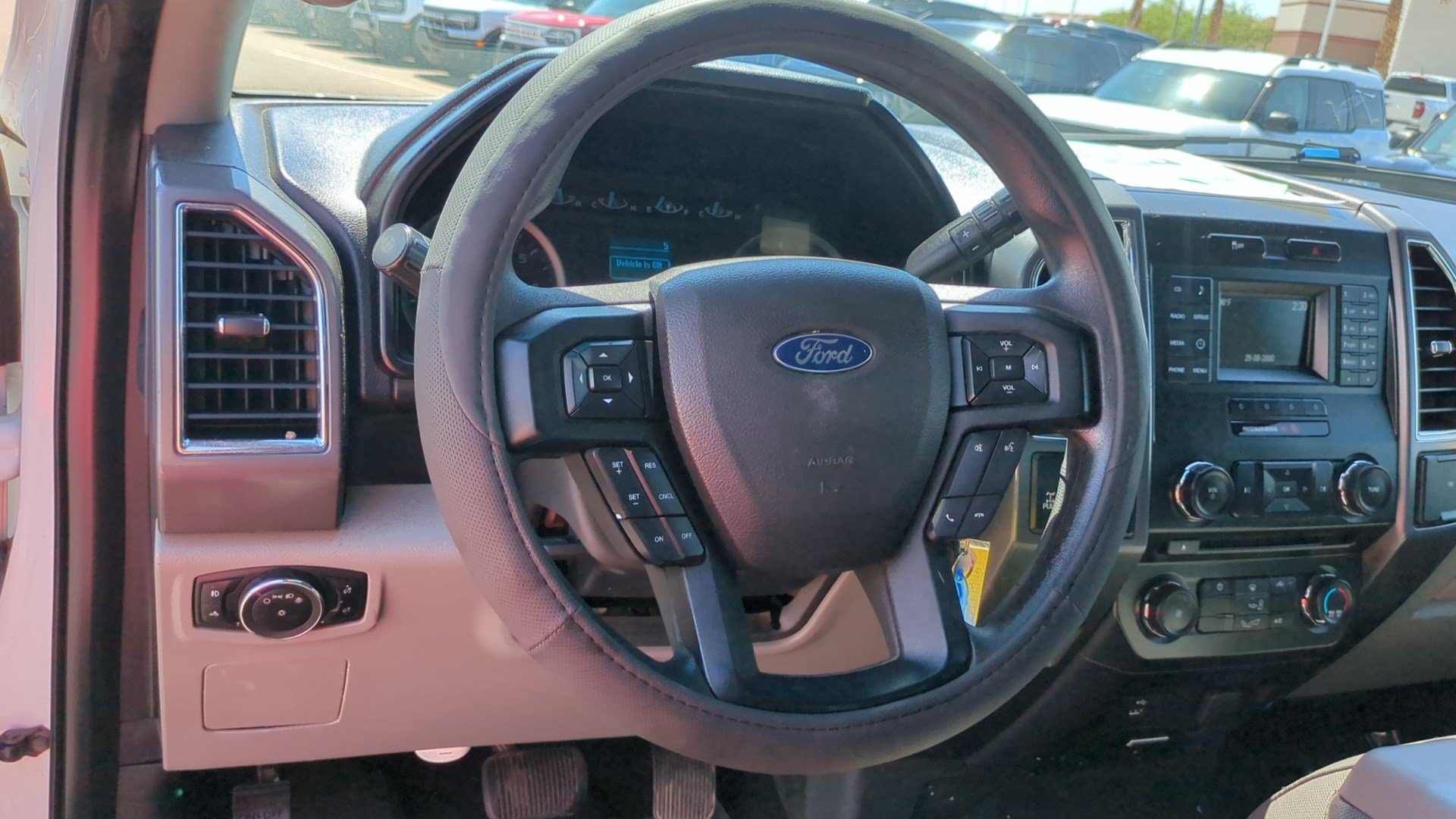 Used 2017 Ehite Ford XL image 15