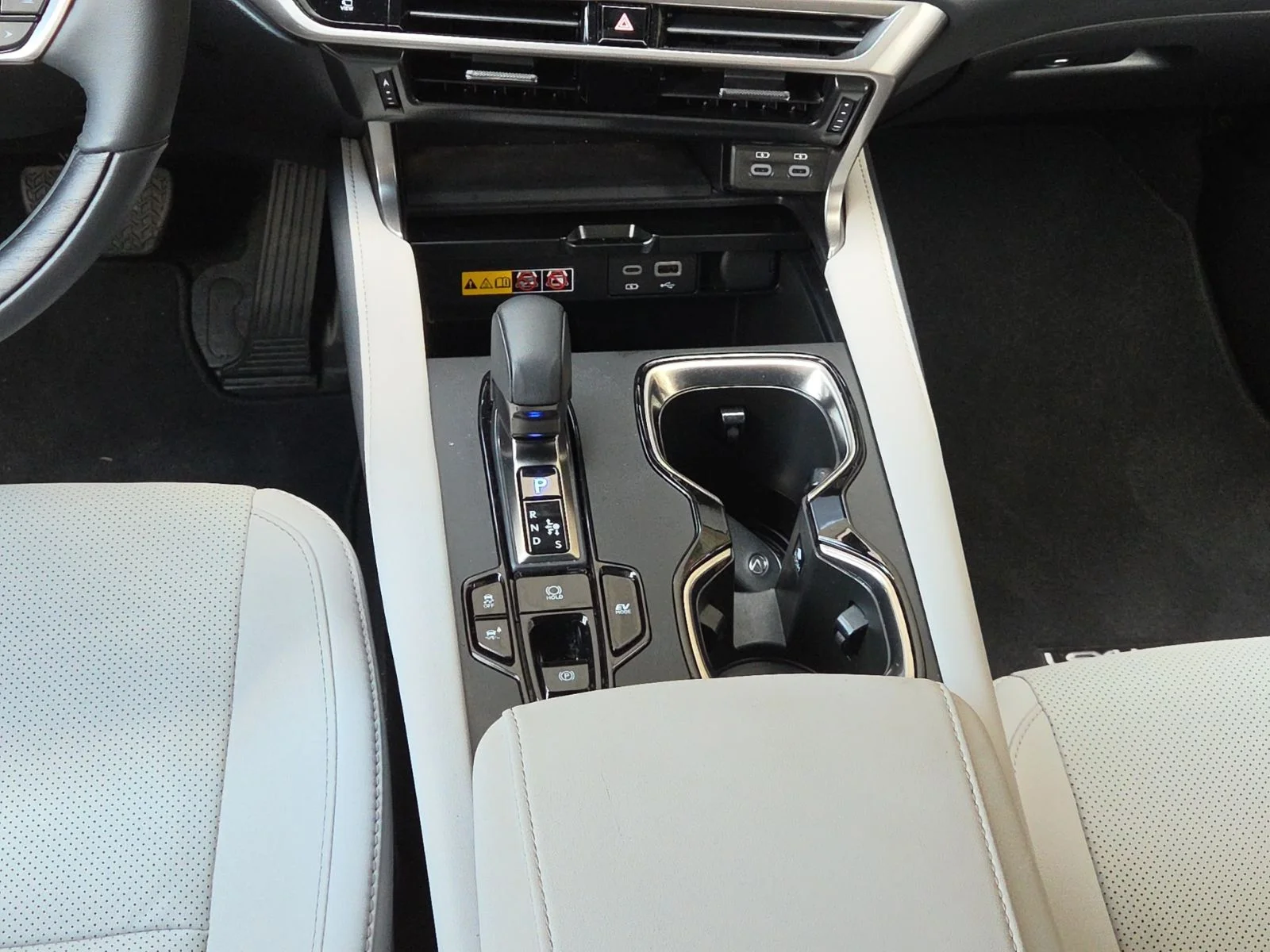 Used 2026 White Lexus 350h Premium image 11