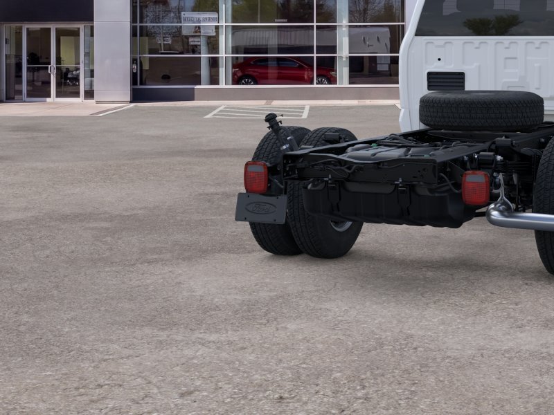 New 2025 Oxford White Ford F-350® XL image 21