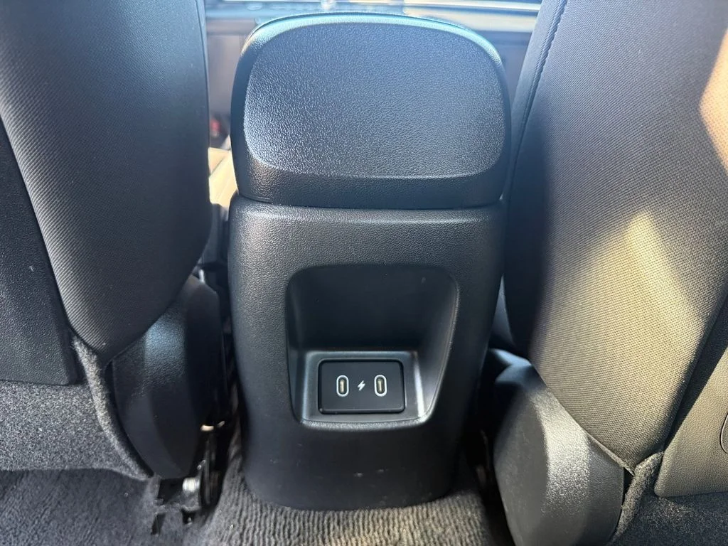 Used 2025 Red Hyundai SEL Convenience image 23