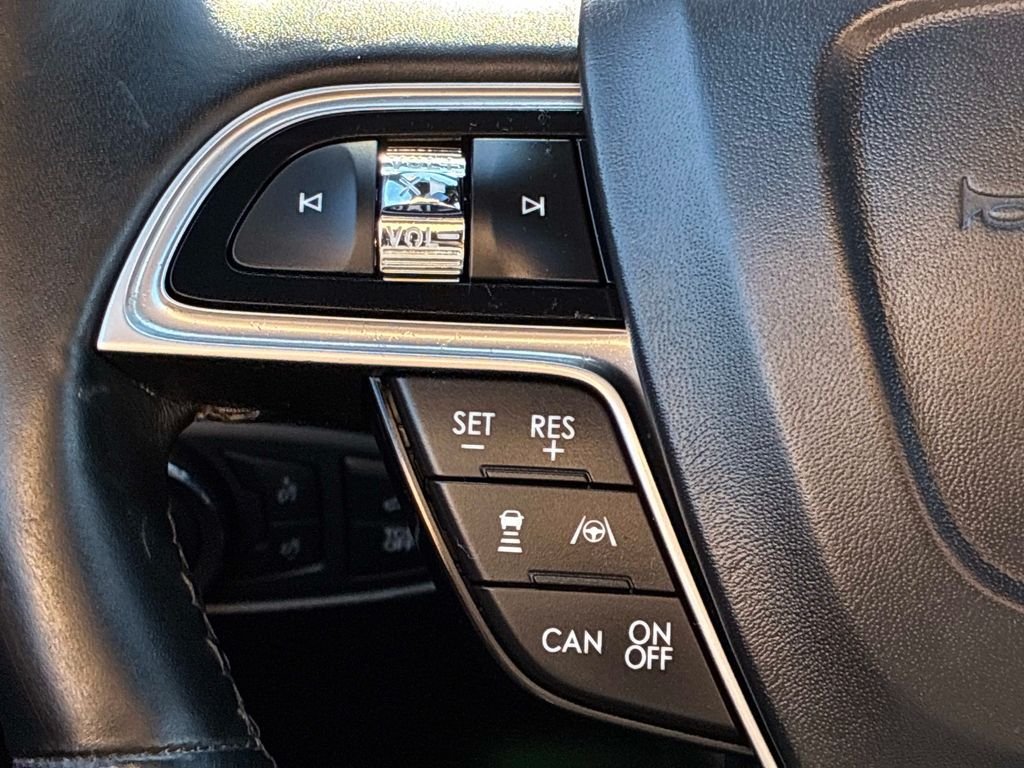 Used 2020 Gray Lincoln Reserve image 28
