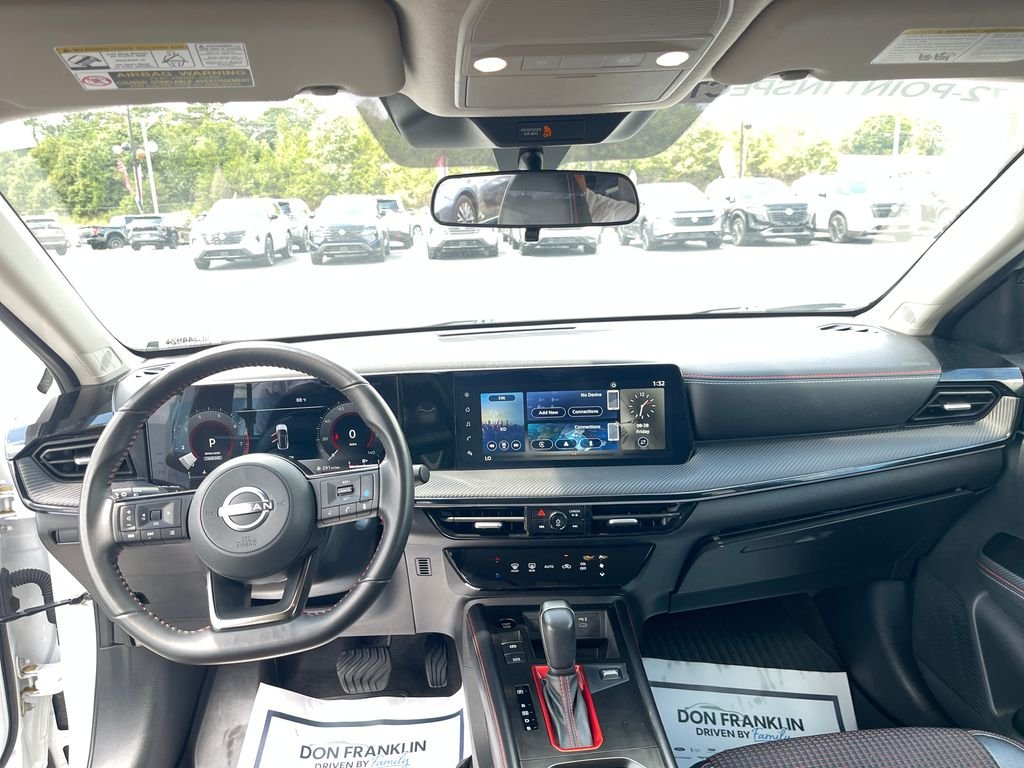 Used 2025 White Nissan SR image 15