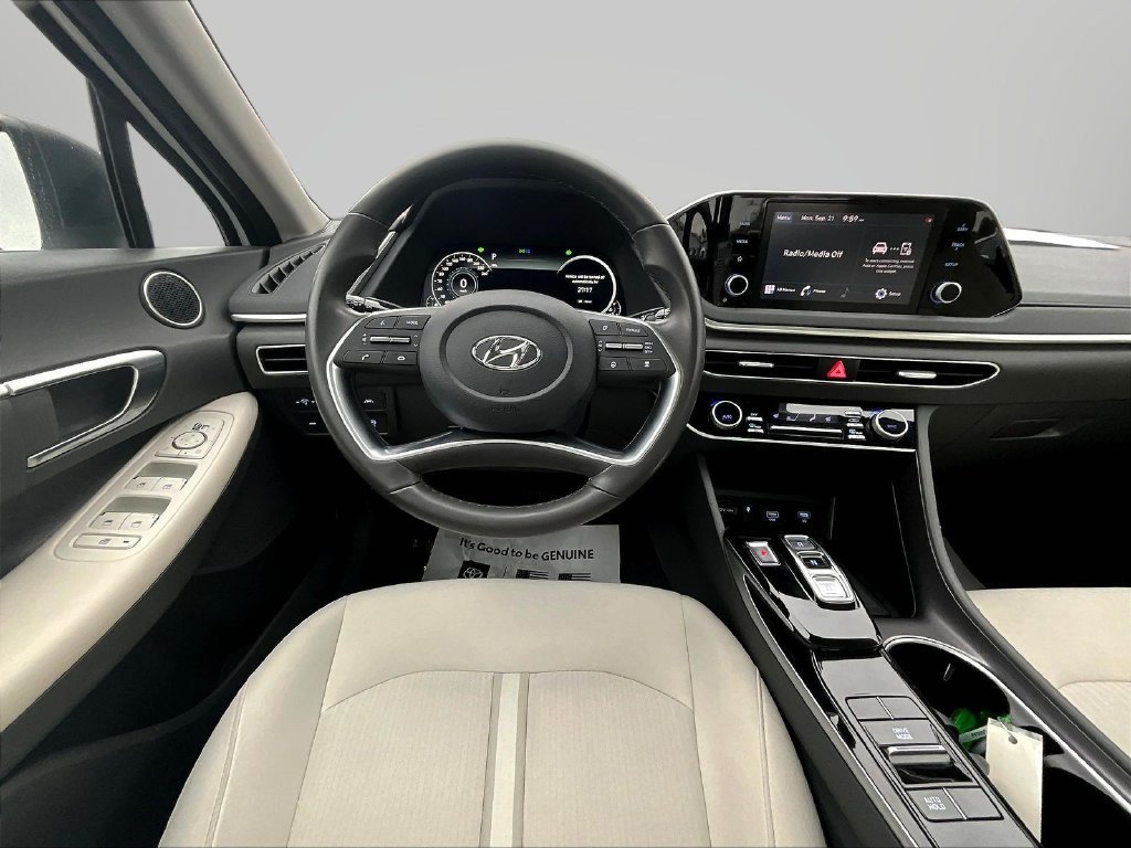 Certified Used 2022 Gray Hyundai SEL image 9