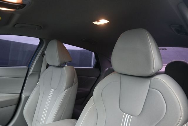 Used 2023 Blue Hyundai SEL image 2