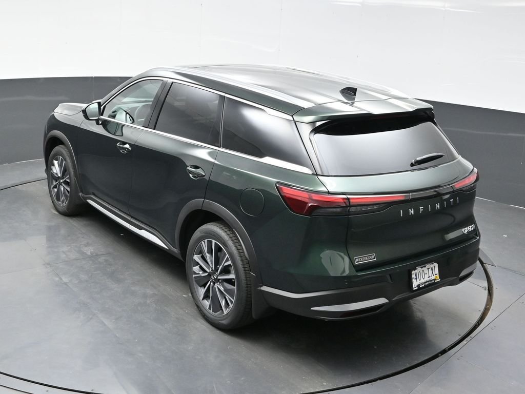 New 2026 Green INFINITI LUXE image 34