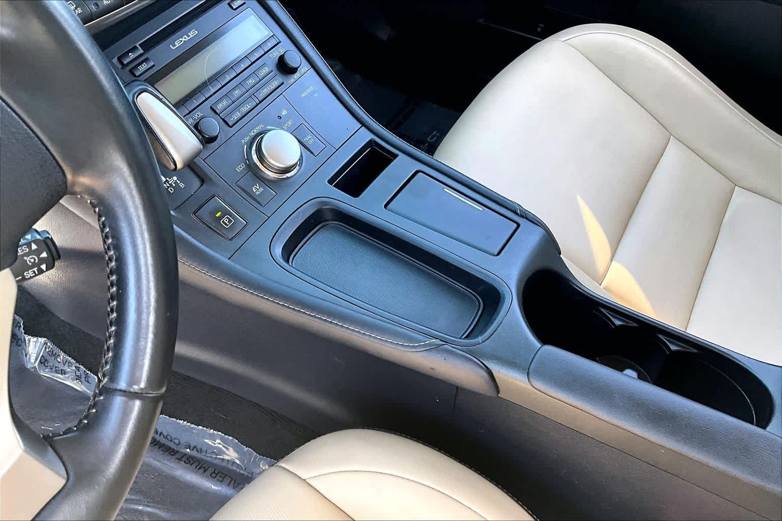 Used 2014 Silver Lining Metallic Lexus Hybrid image 16