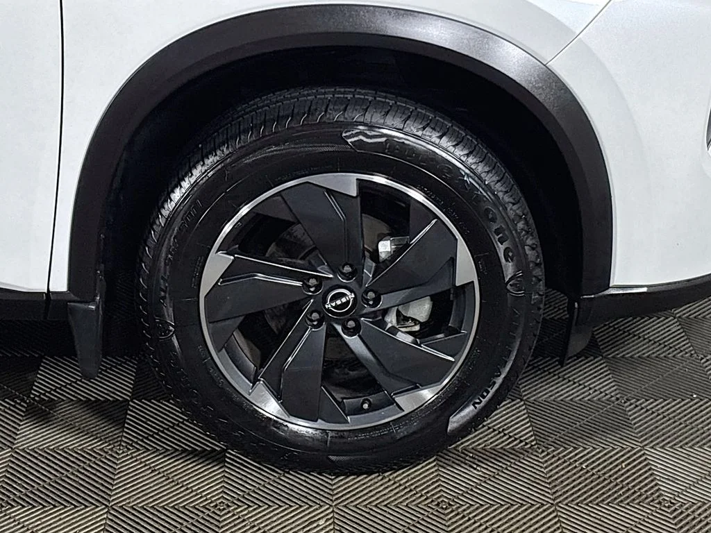 Used 2024 White Nissan SV image 22