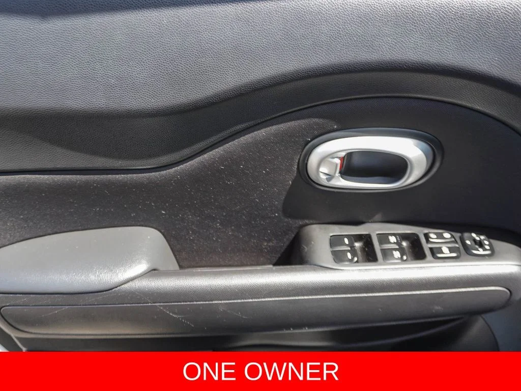 Used 2016 White Kia Plus image 18