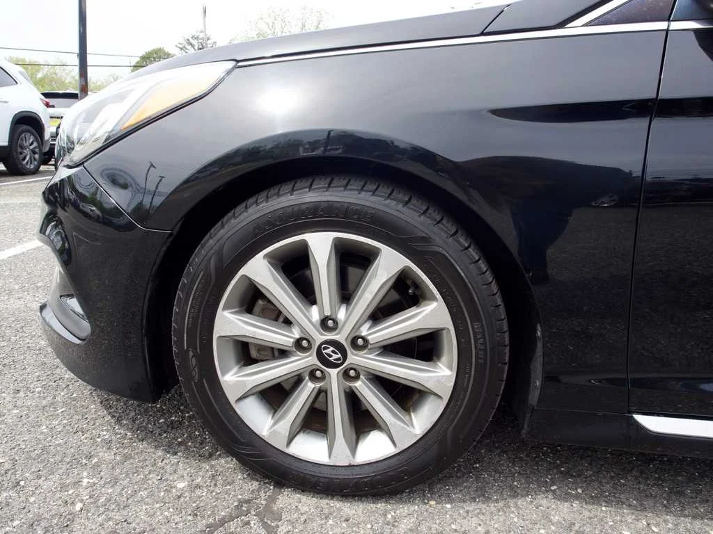 Used 2017 Black Hyundai Limited image 10