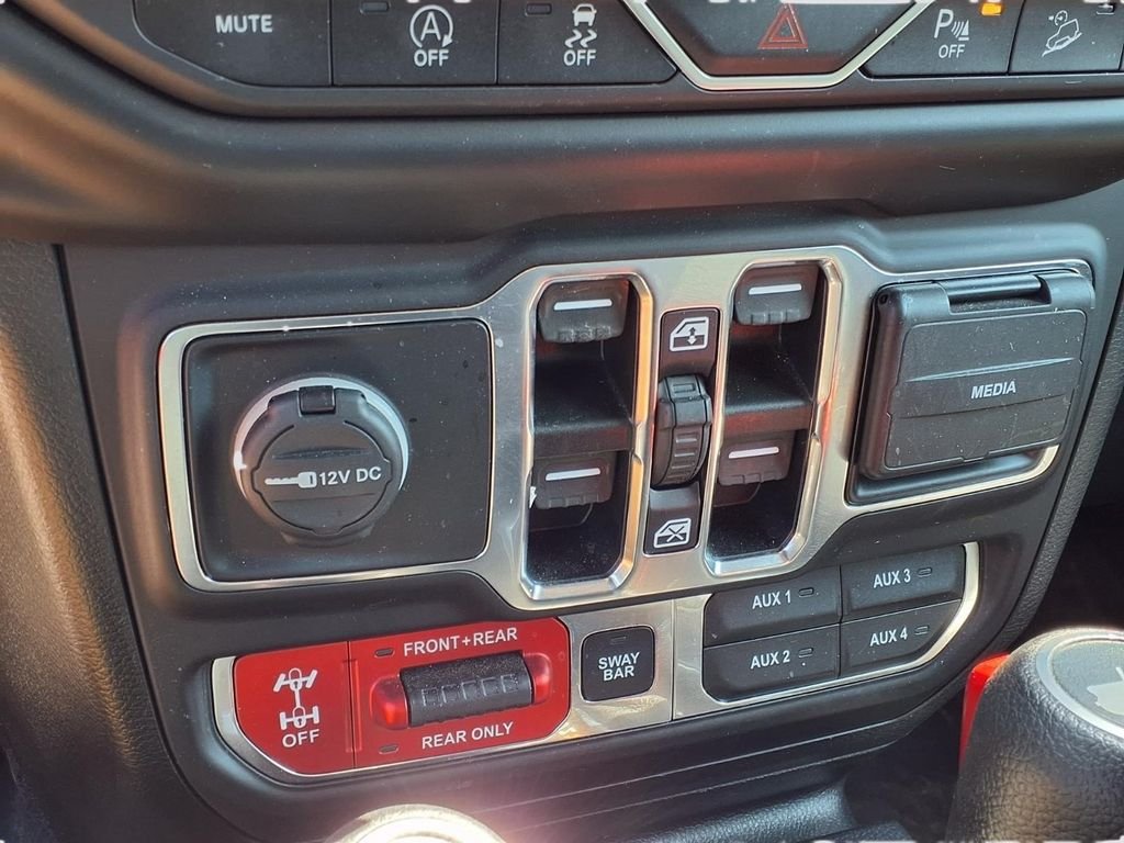 Used 2020 Crystal Metallic Jeep Unlimited Rubicon image 13