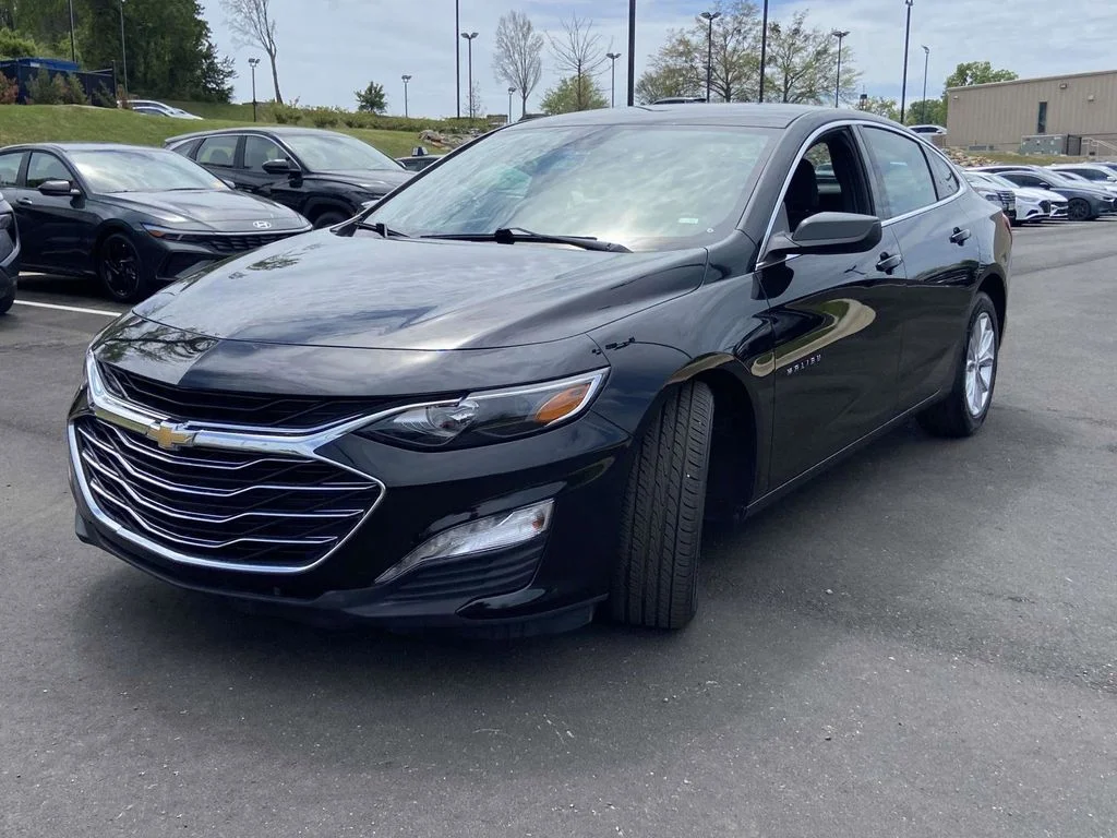 Used 2025 Black Chevrolet LT image 7