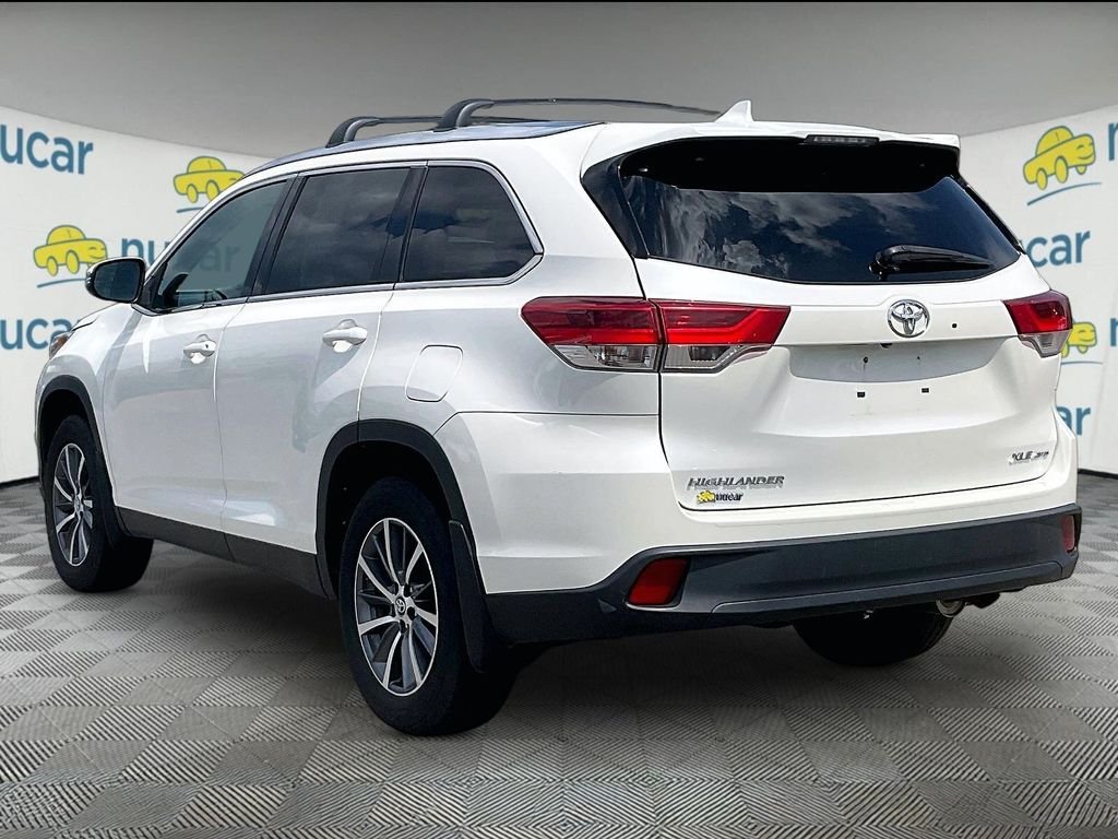 Used 2019 Blizzard Pearl Toyota XLE image 4