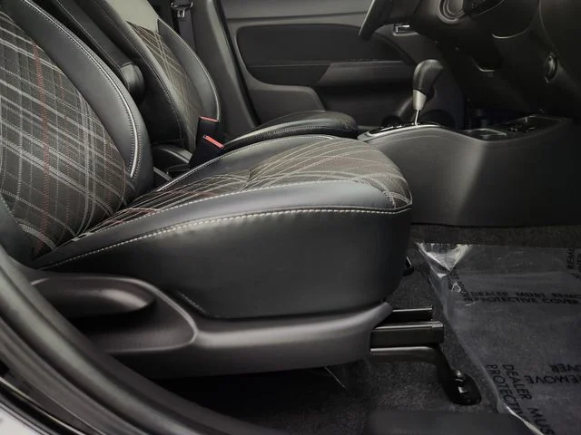 Used 2024 Black Mitsubishi SE image 15