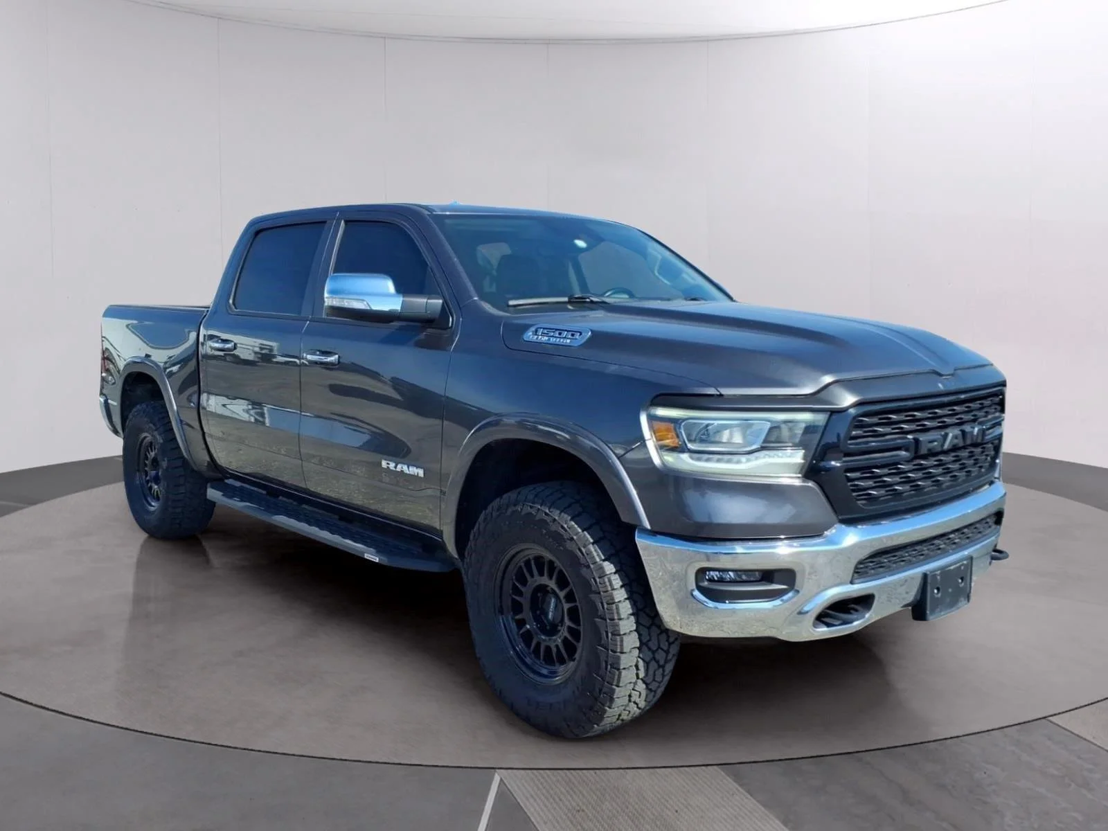 Used 2021 Granite Crystal Metallic Clearcoat Ram Laramie image 7