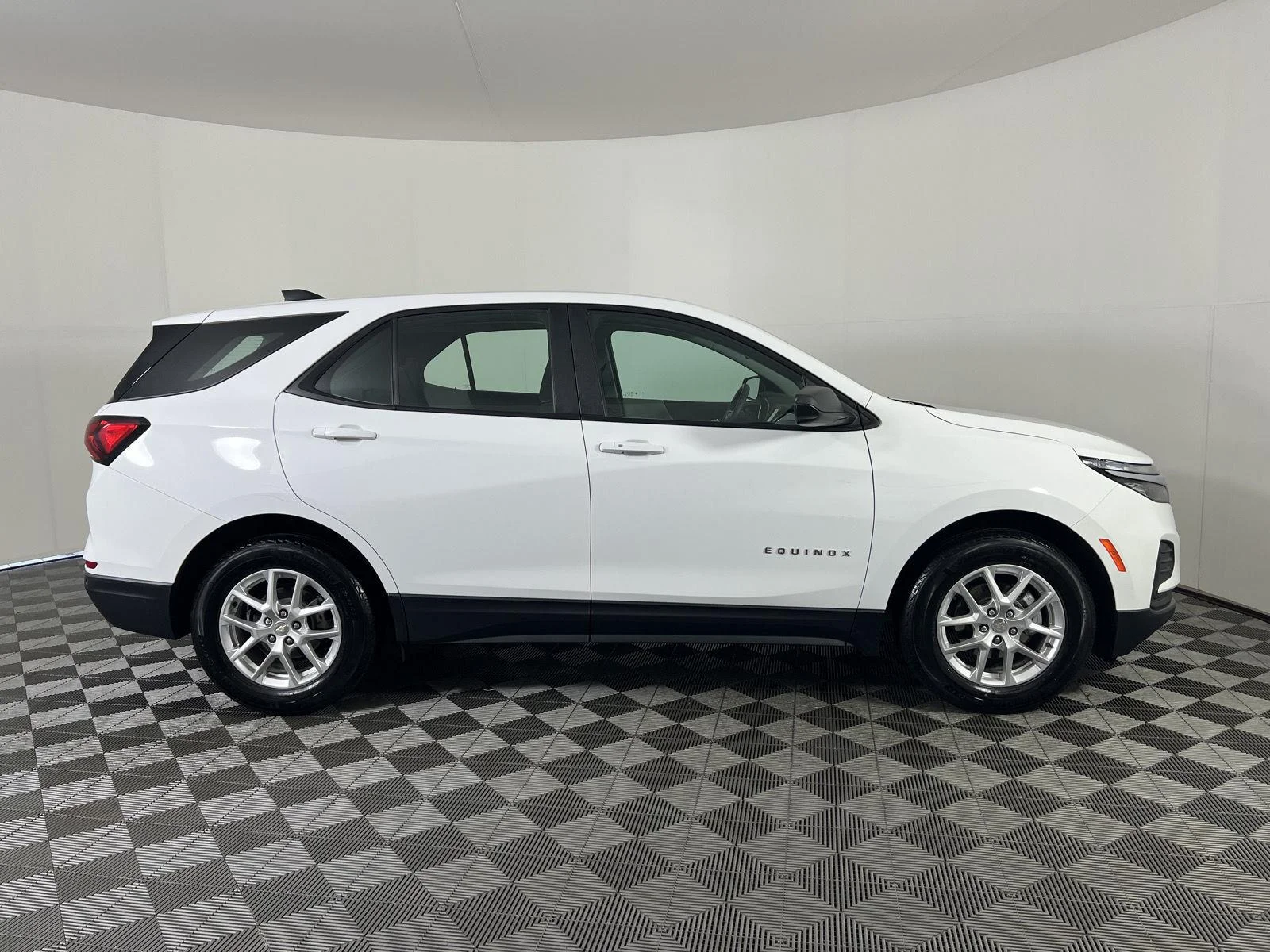 Used 2024 Summit White Chevrolet LS image 20