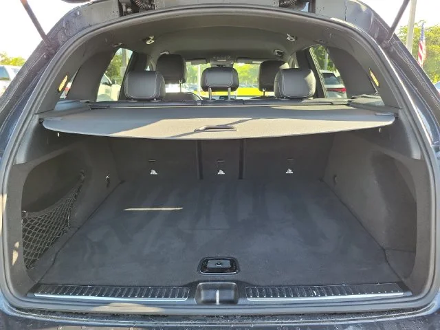 Used 2022 Black Mercedes-Benz GLC 300 image 9