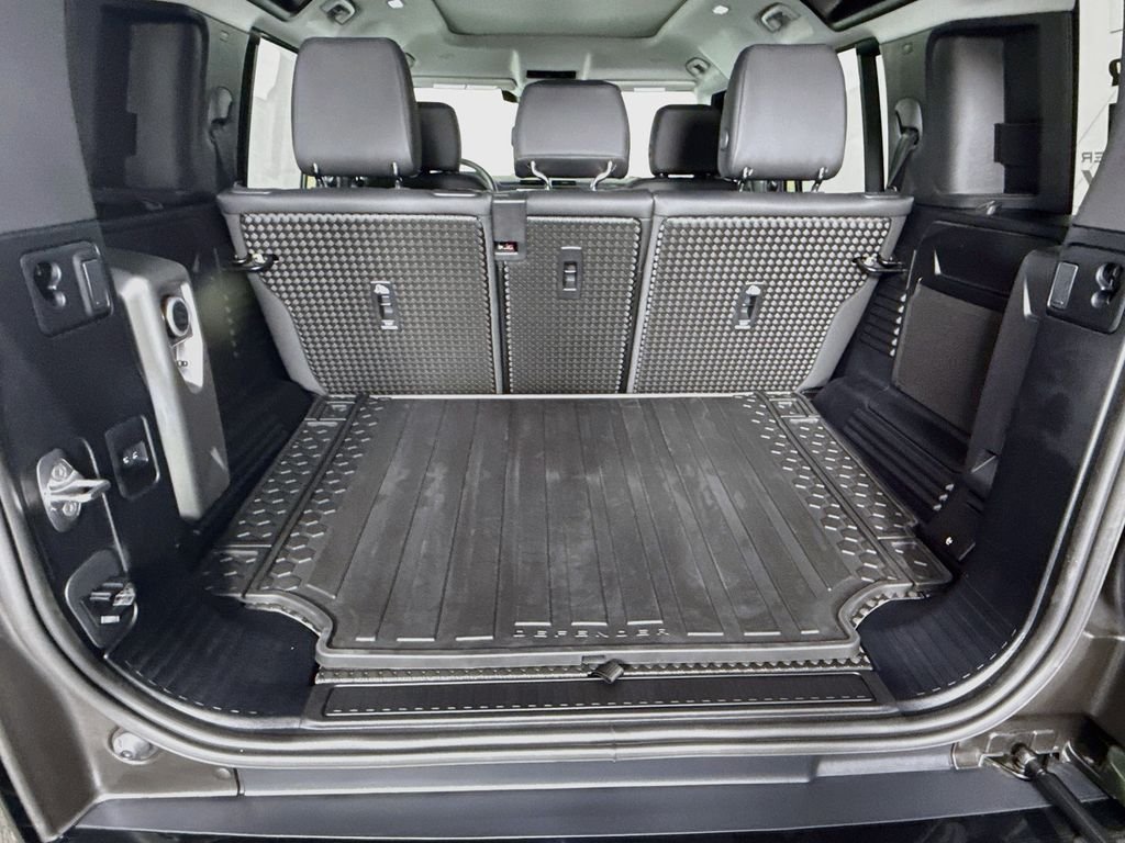 New 2026 Woolstone Green Land Rover S image 26