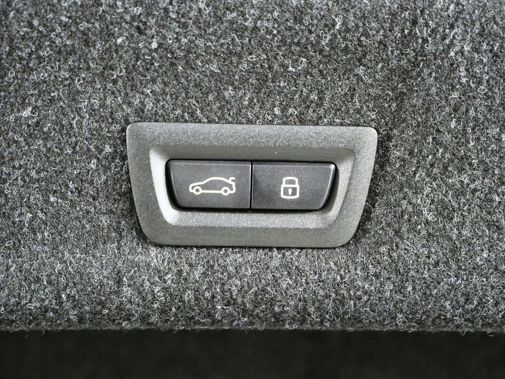 Used 2026 Mineral White Metallic BMW 330i xDrive image 29