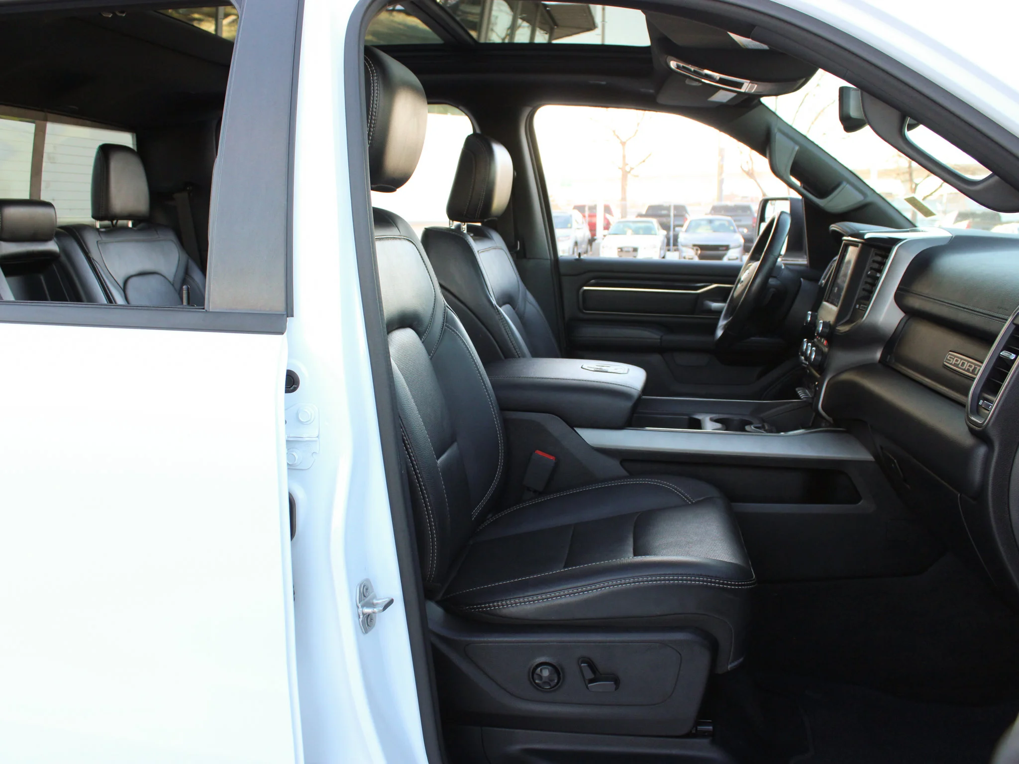 Certified Used 2020 White RAM Sport * One Owner | Panoramic Sunroof | Apple CarPlay | Remote Start | HEMI V8 image 18