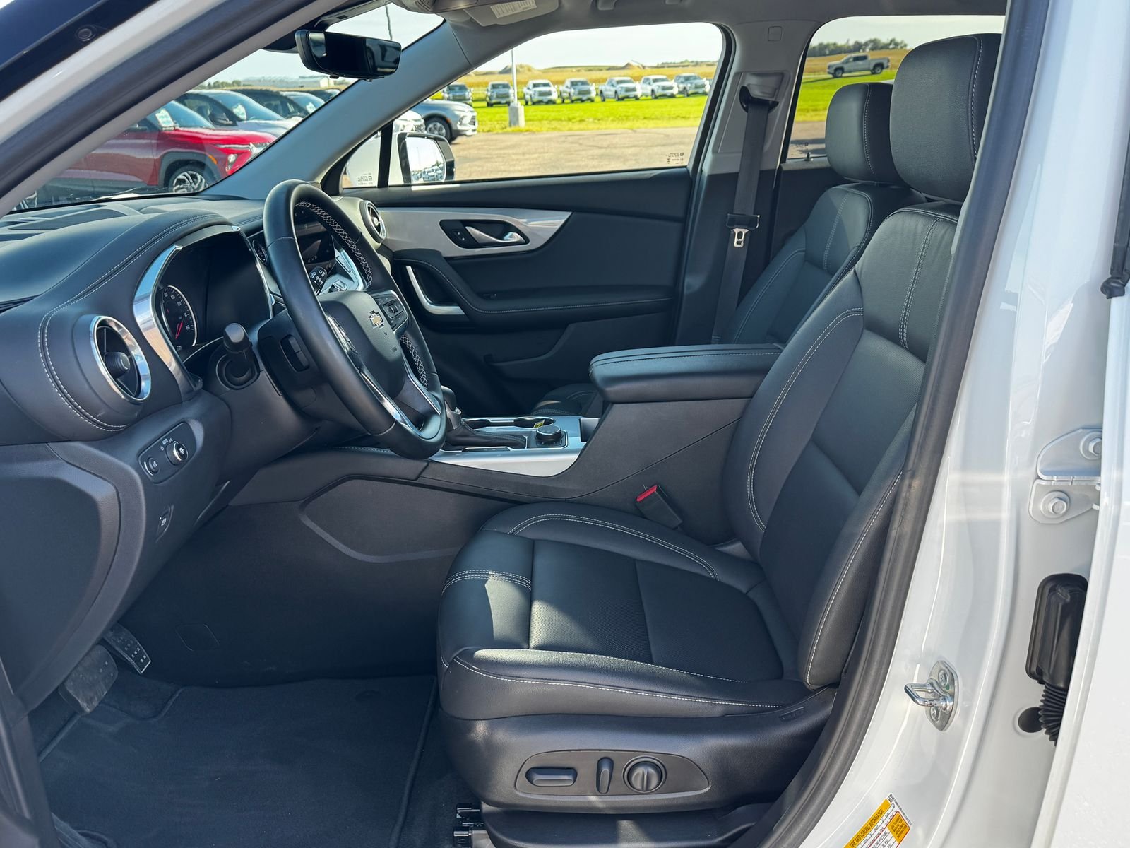 Used 2024 Summit White Chevrolet LT image 12
