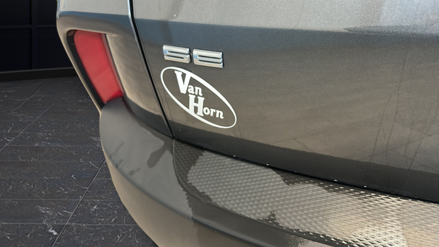 Used 2020 Magnetic Metallic Ford SE image 35