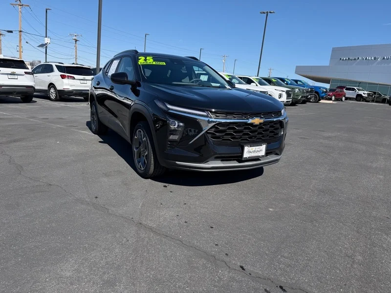 2025 Chevrolet Trax LT's photo