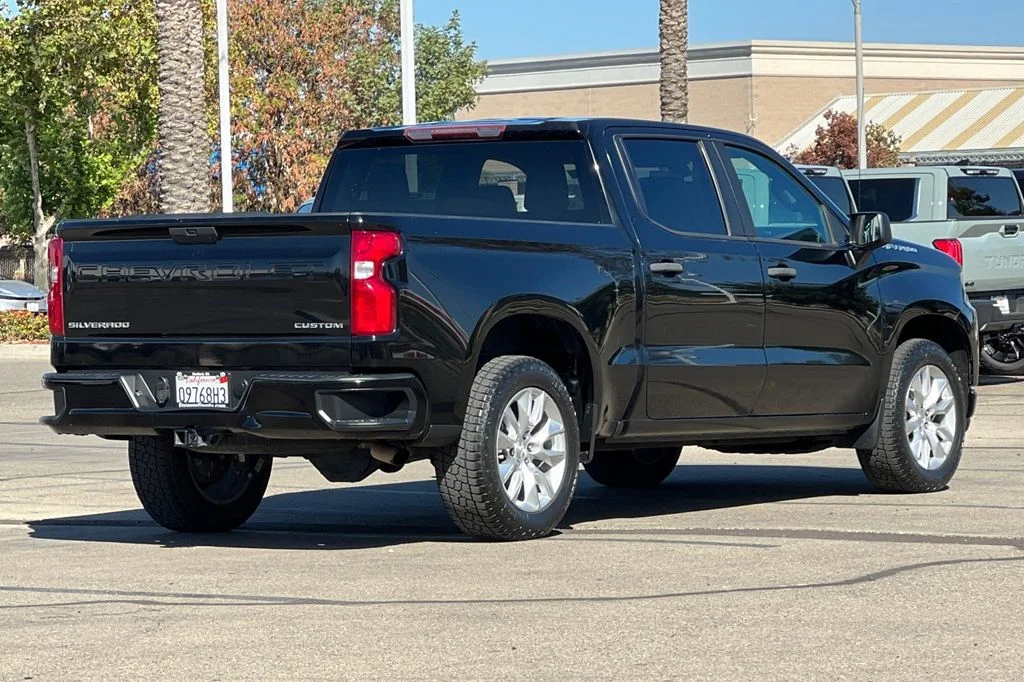 Used 2021 Black Chevrolet Custom image 5