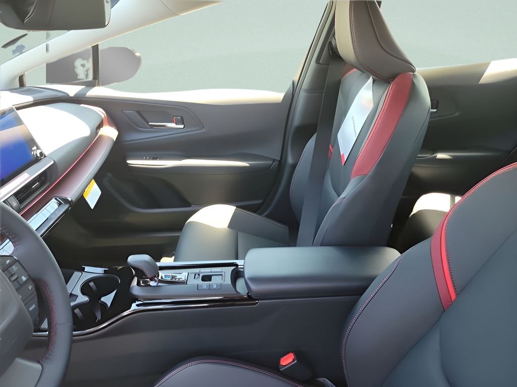2026 Toyota Prius Plug-in Hybrid XSE - Photo 14