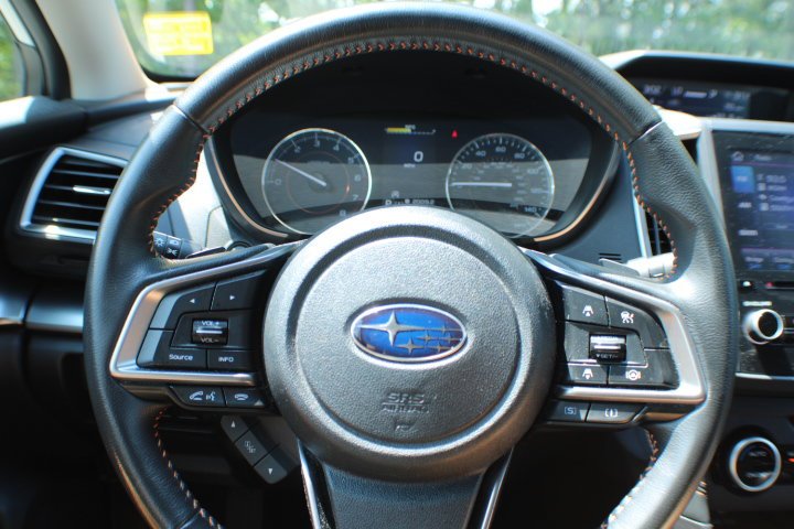 Used 2021 Crystal White Pearl Subaru Limited image 9