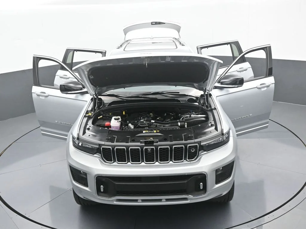 Used 2024 Silver Zynith Jeep Overland image 83