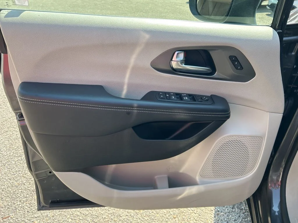 Used 2023 Gray Chrysler Touring L image 19