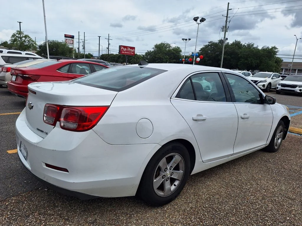 Used 2014 White Chevrolet LS image 5