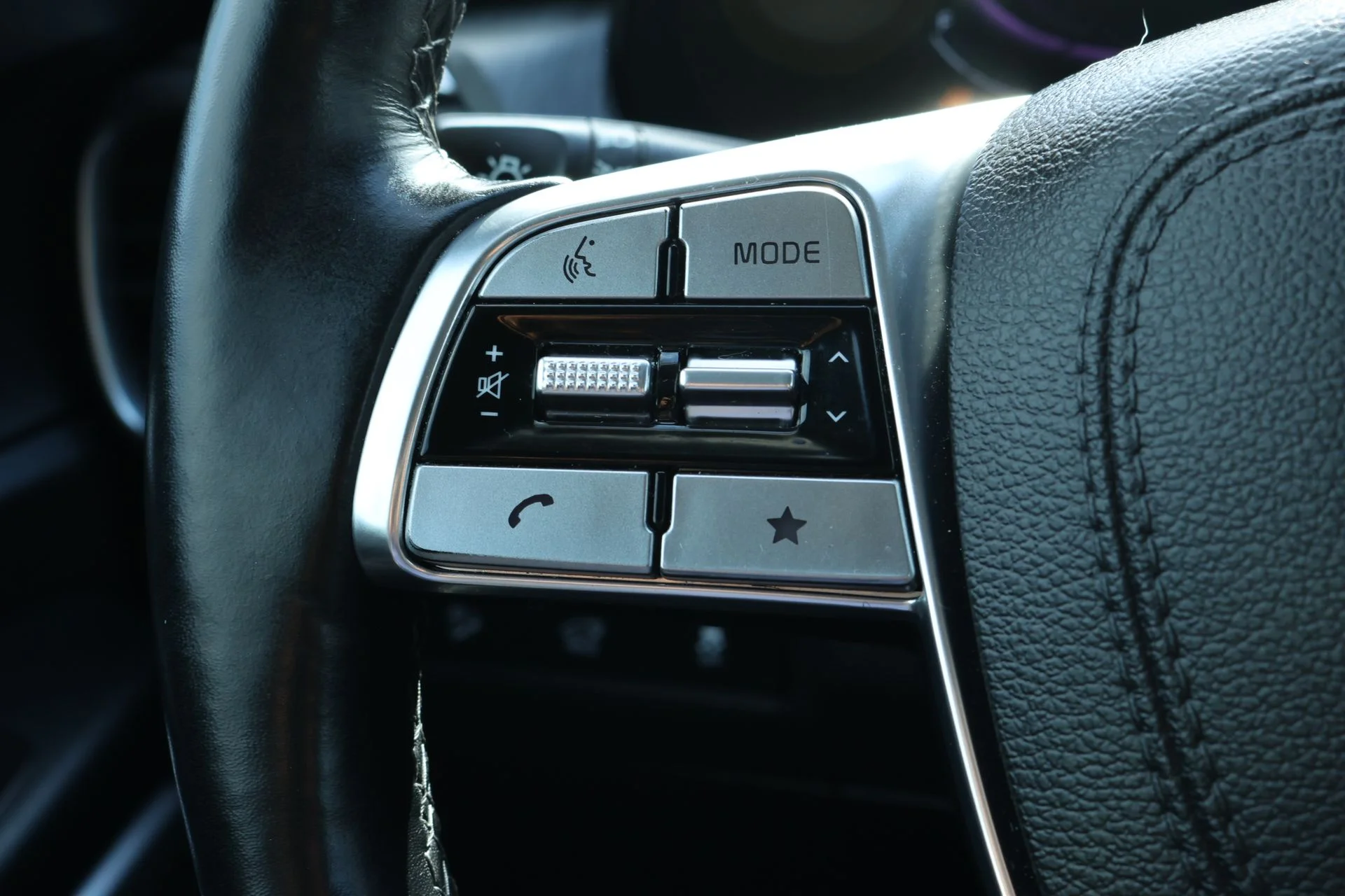 Used 2024 Black Kia EX image 9