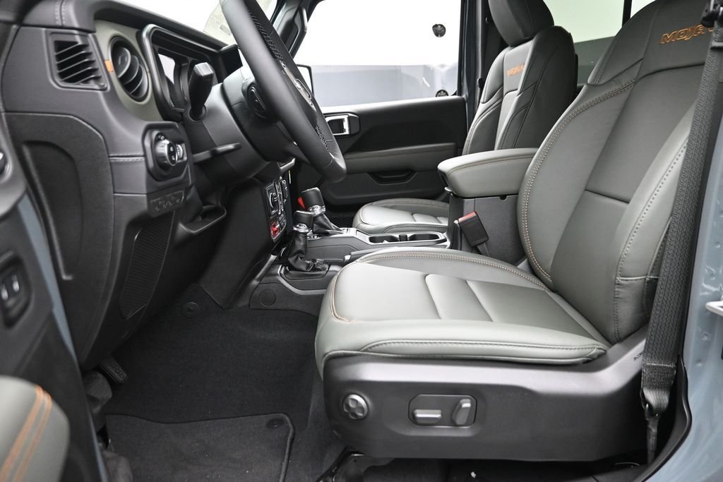 New 2026 Anvil Clear-Coat Exterior Paint Jeep Mojave X image 17