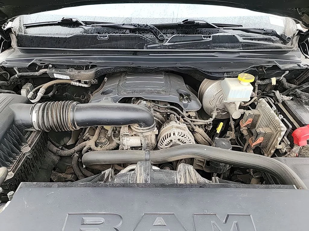 Used 2019 Granite Crystal Metallic Ram Sport image 13