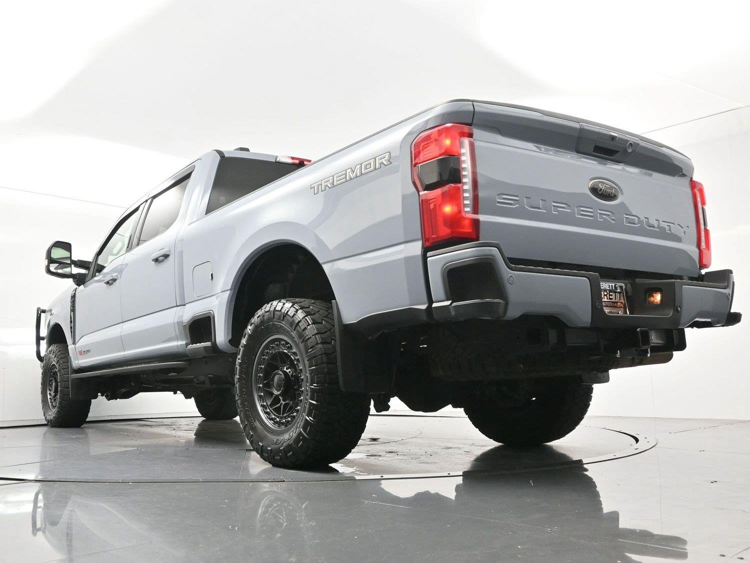 Used 2024 Glacier Gray Metallic Tri-coat Ford XL image 51