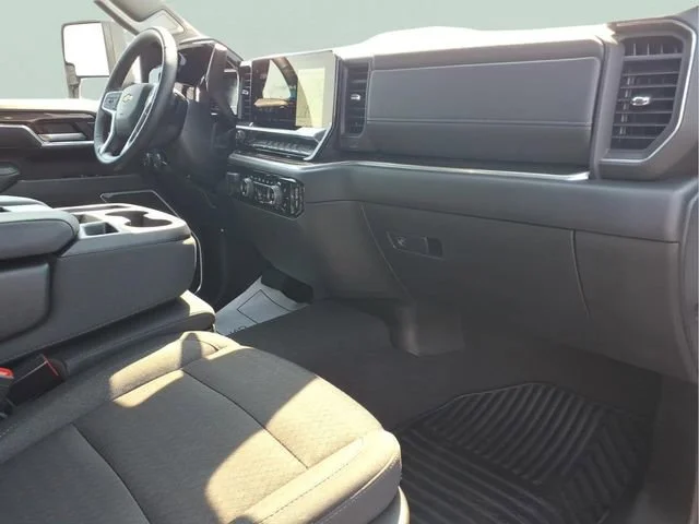 Used 2025 Summit White Chevrolet LT image 24