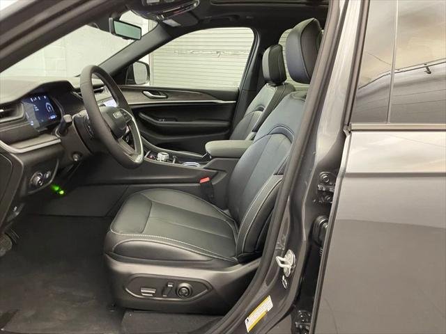 New 2026 Baltic Gray Metallic Clearcoat Jeep Limited image 17