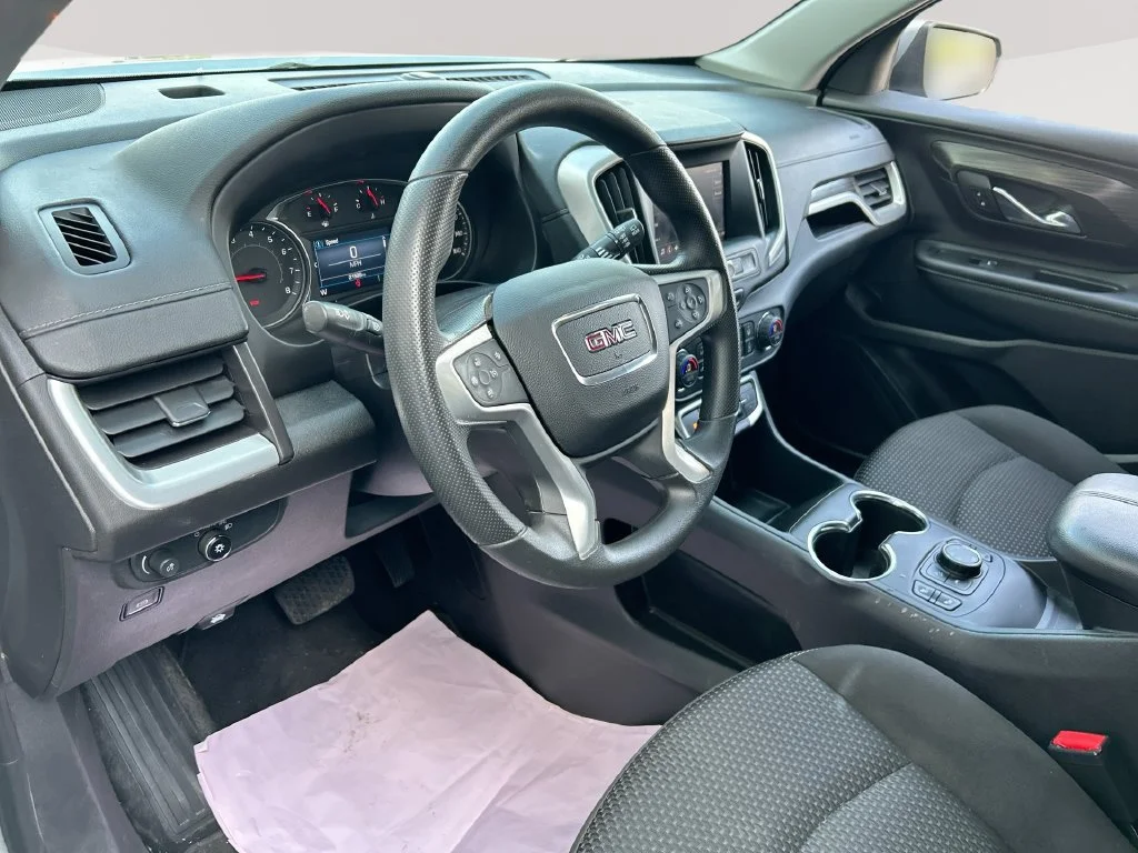 Used 2024 Sterling Metallic GMC SLE image 13