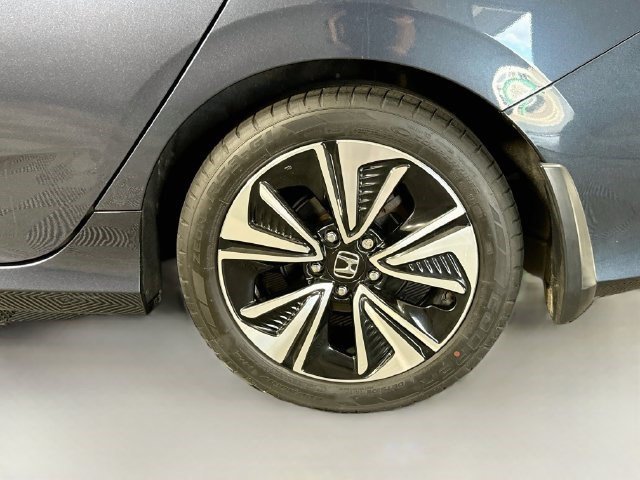 Used 2017 Polished Metal Metallic Honda EX-L image 33