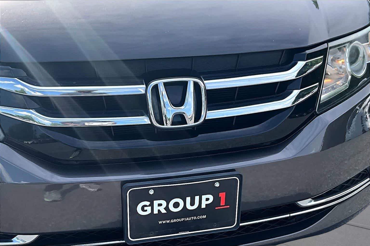 Used 2016 Modern Steel Metallic Honda SE image 29