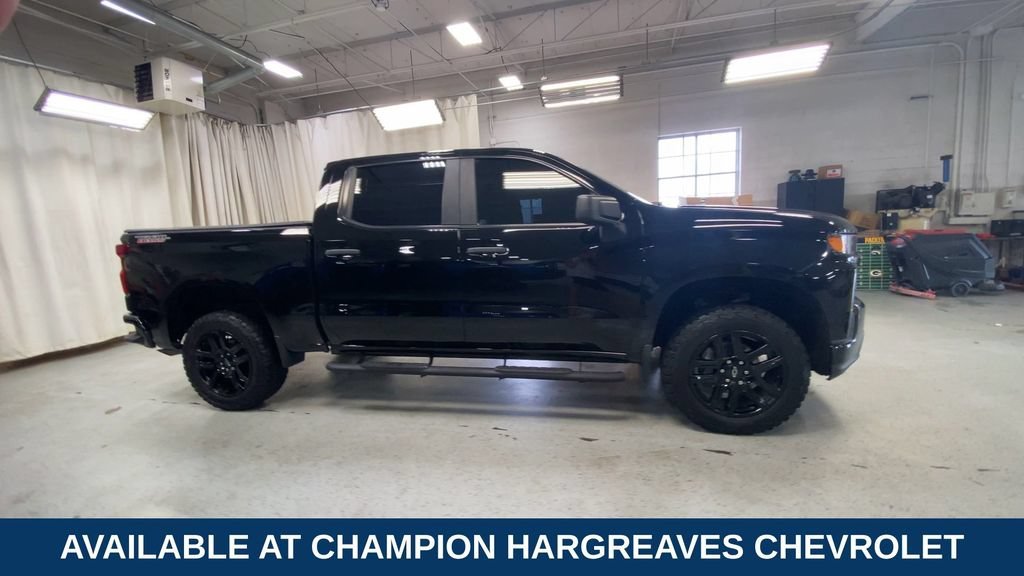 Used 2022 BLACK Chevrolet Custom Trail Boss image 2