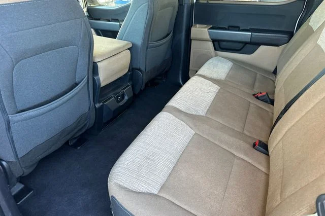 Used 2023 Oxford White Ford XLT image 14