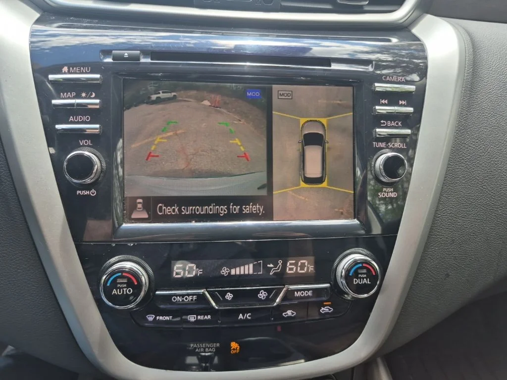 Used 2020 White Nissan Platinum image 28