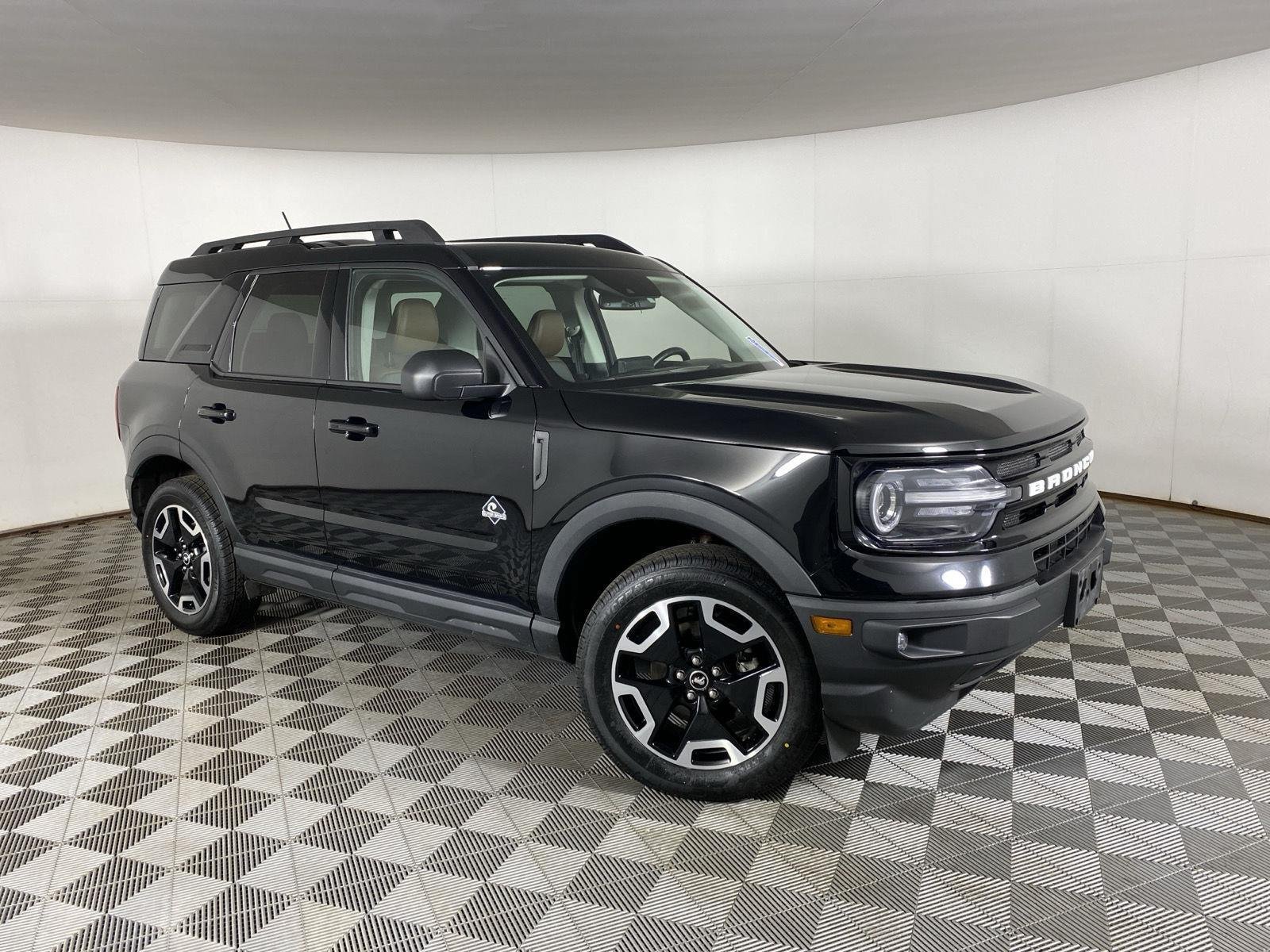 Used 2023 Shadow Black Ford Outer Banks image 15