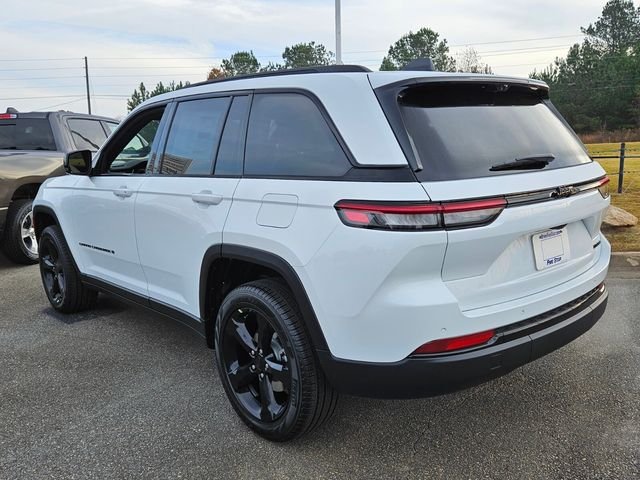New 2025 Bright White Clear-Coat Exterior Paint Jeep Limited image 10